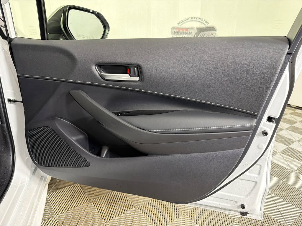 Used 2025 Toyota Corolla SE FWD image 14