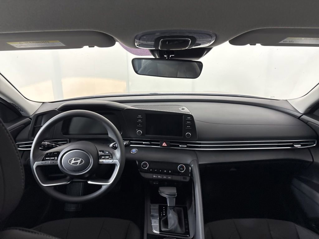 New 2025 Hyundai Elantra Hybrid FWD image 19