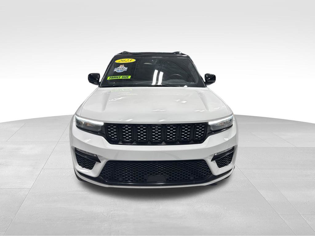 Used 2023 Jeep Grand Cherokee Summit AWD/4WD image 13