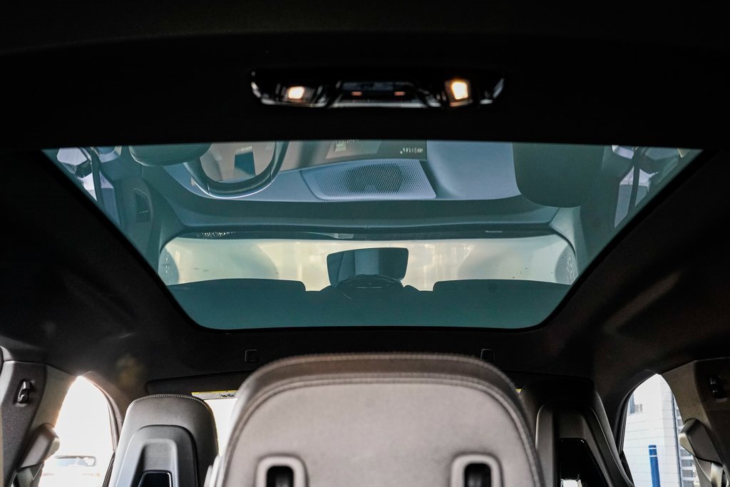 Used 2024 BMW iX xDrive50 w/ Premium Package image 18