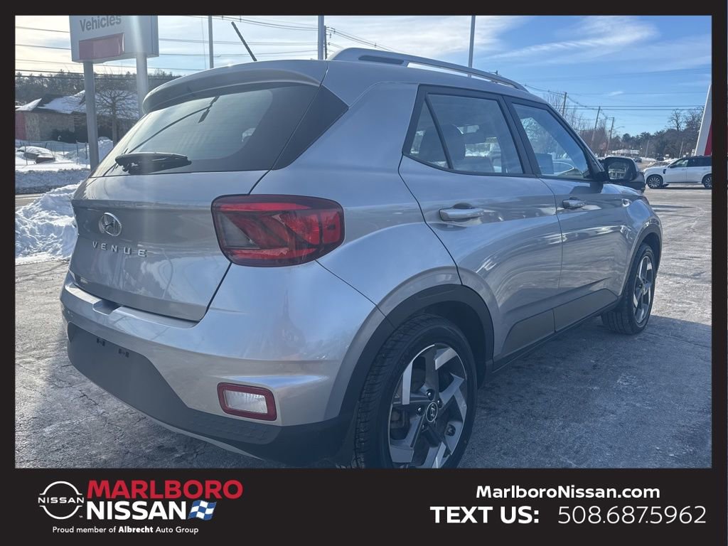 Used 2023 Hyundai Venue SEL w/ Cargo Package image 7