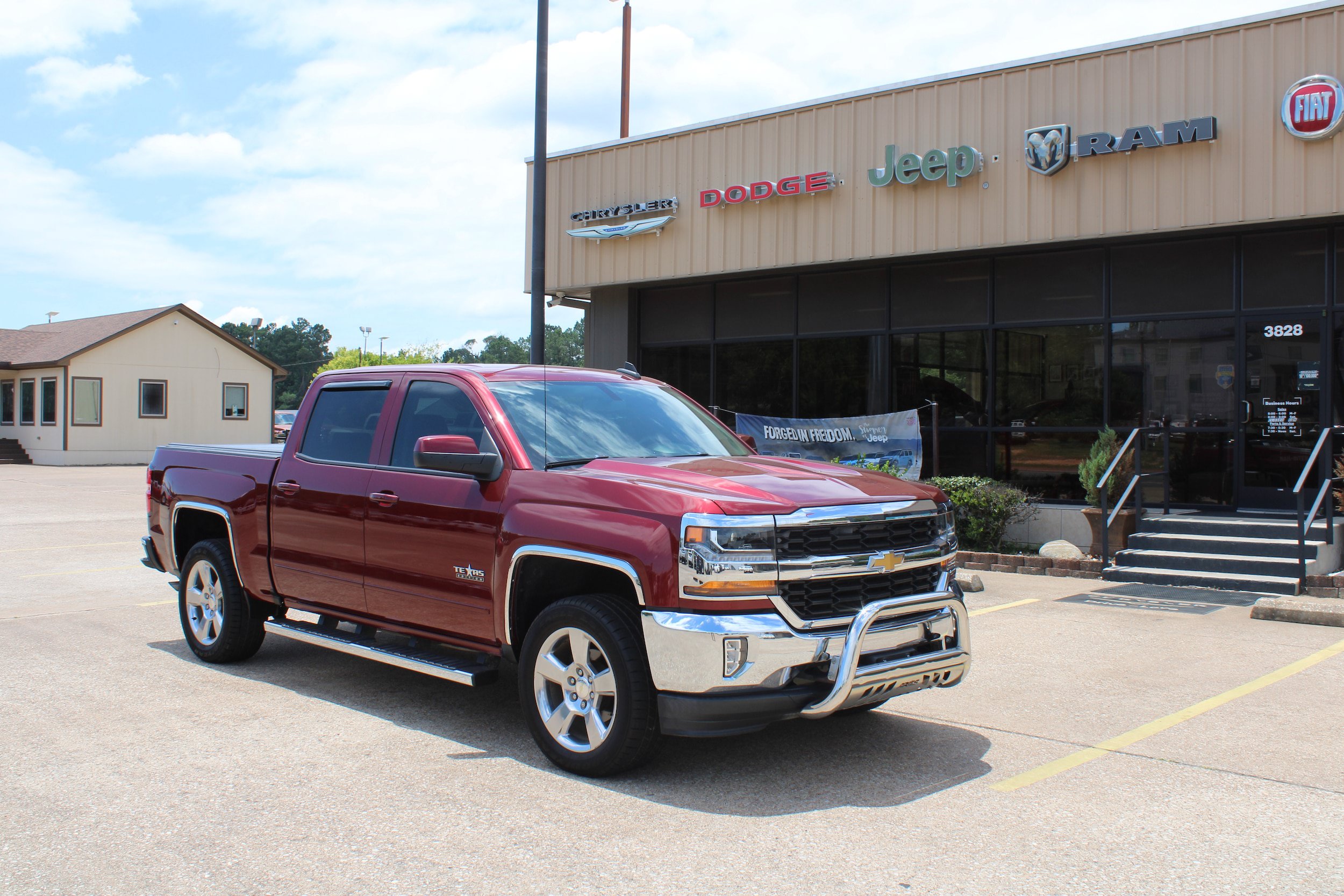 Used 2017 Chevrolet Silverado 1500 LT w/ Texas Edition RWD image 4