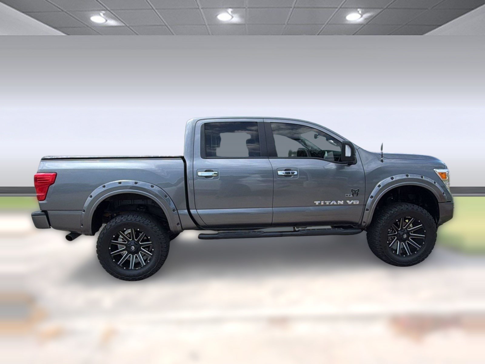 Used 2020 Nissan Titan SV w/ SV Convenience Package AWD/4WD image 8