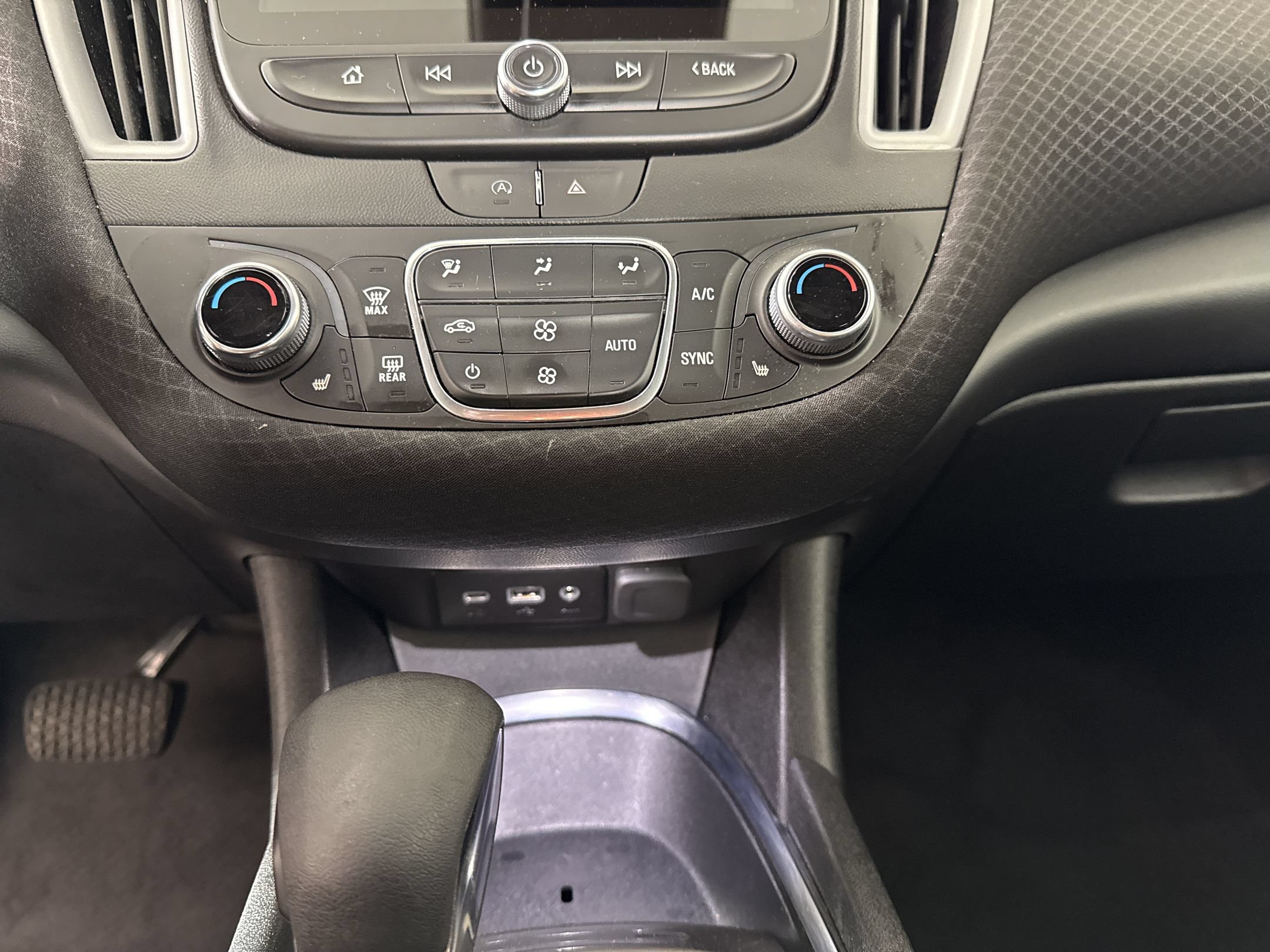 Used 2023 Chevrolet Malibu LT FWD image 17