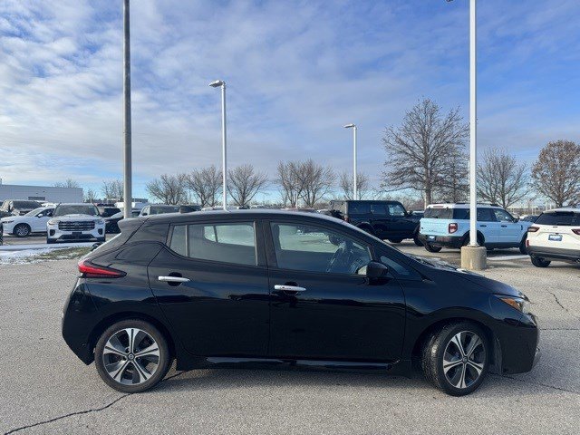 Used 2020 Nissan Leaf SV w/ SV Technology Package image 9