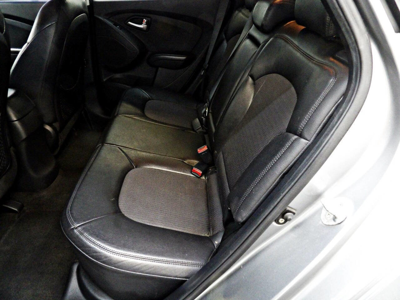 Used 2012 Hyundai Tucson GLS image 10