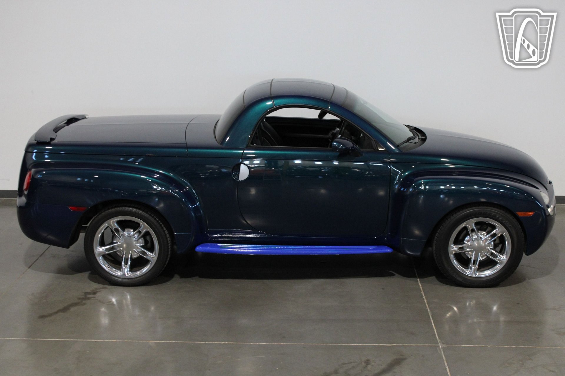 Used 2005 Chevrolet SSR w/ Preferred Equipment Group image 8