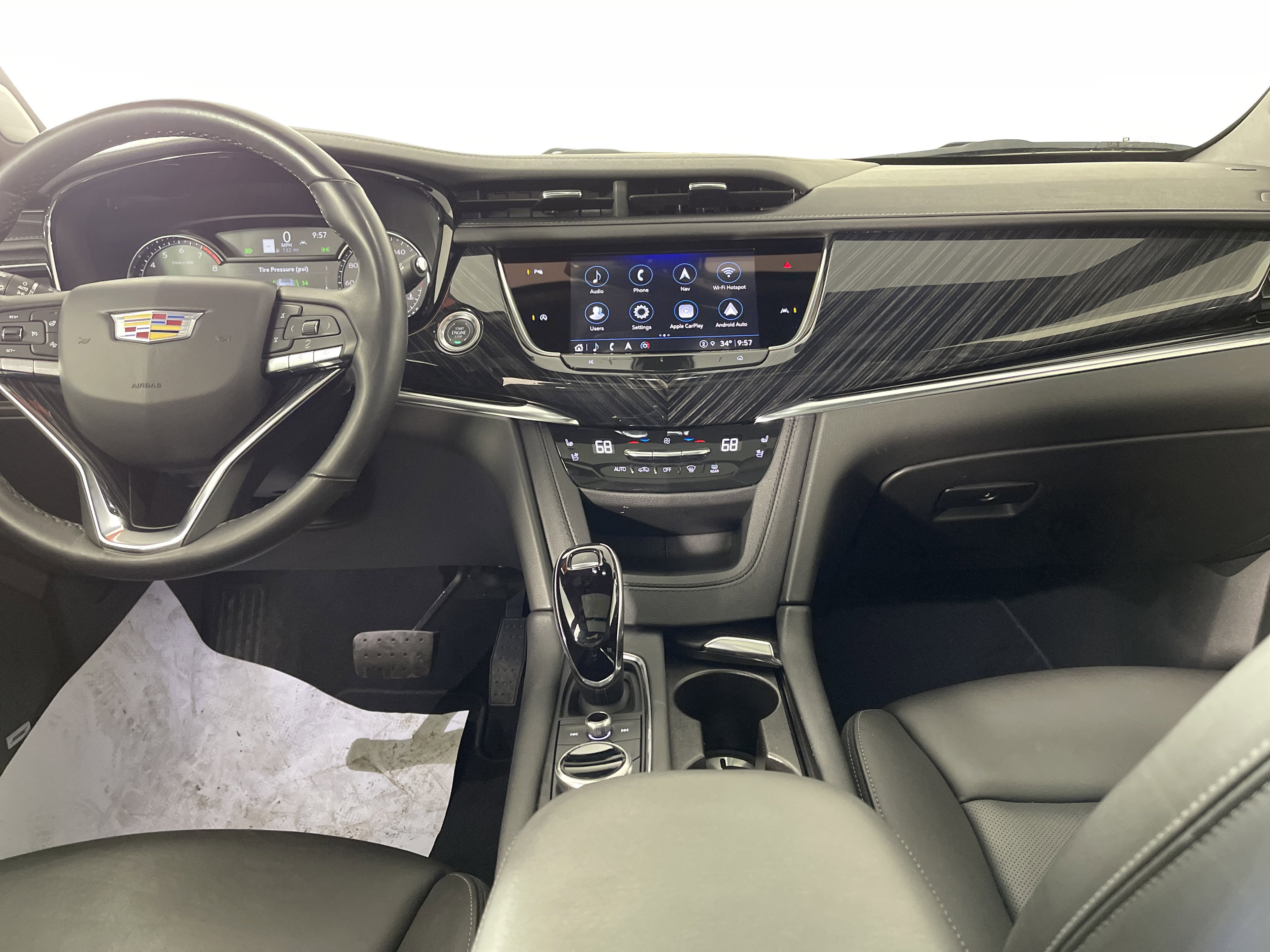 Used 2025 Cadillac XT6 Premium Luxury image 16