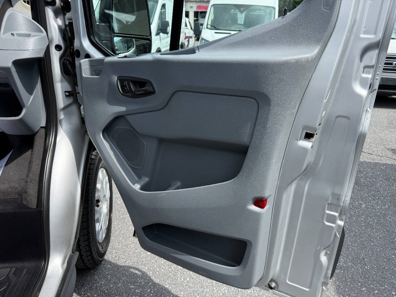 Used 2018 Ford Transit 350 XLT RWD image 25