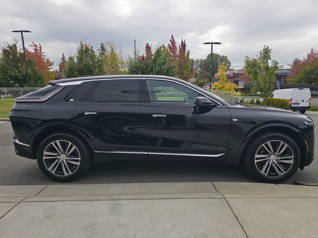 New 2027 Cadillac Lyriq Luxury AWD/4WD image 8