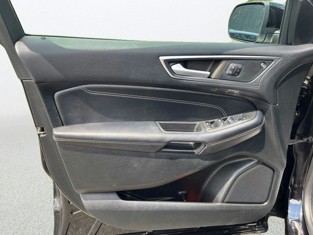 Used 2023 Ford Edge Titanium w/ Cargo Accessory Package AWD/4WD image 9