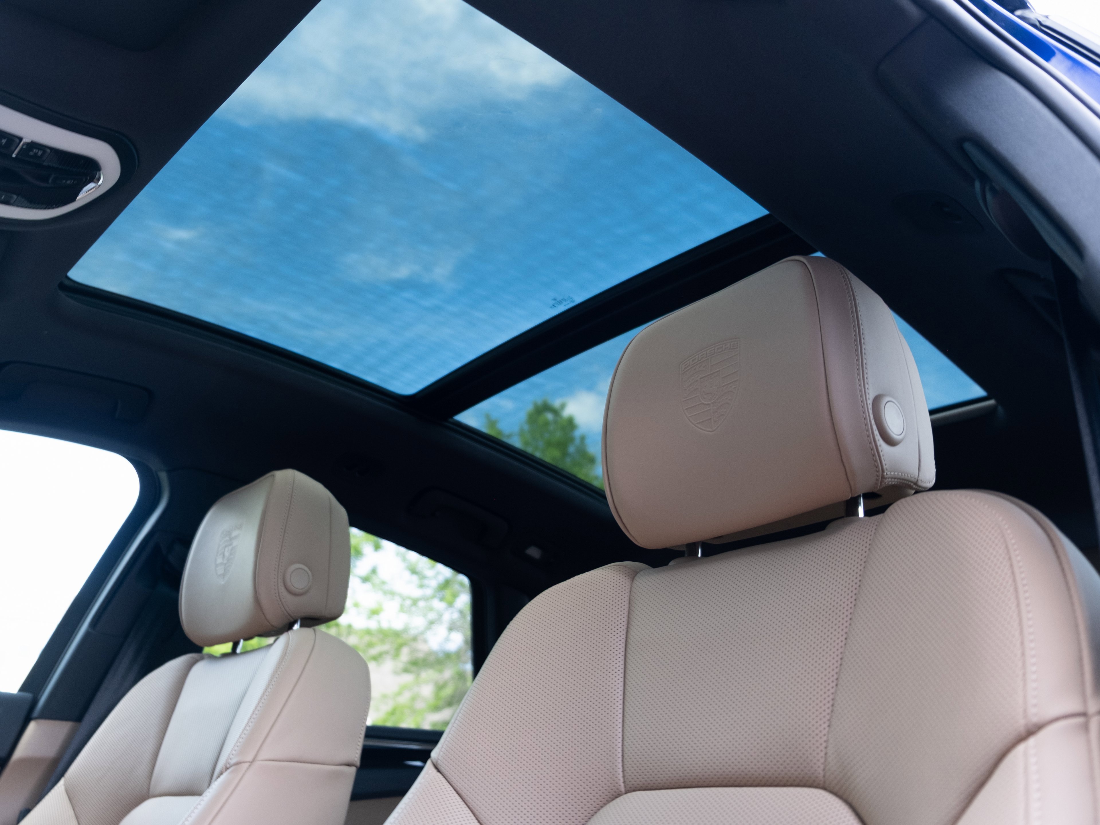 Certified 2025 Porsche Macan image 17