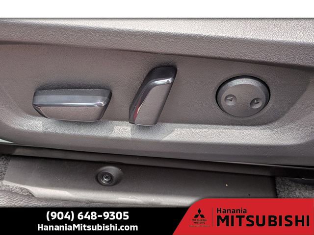 New 2025 Mitsubishi Outlander SE image 23