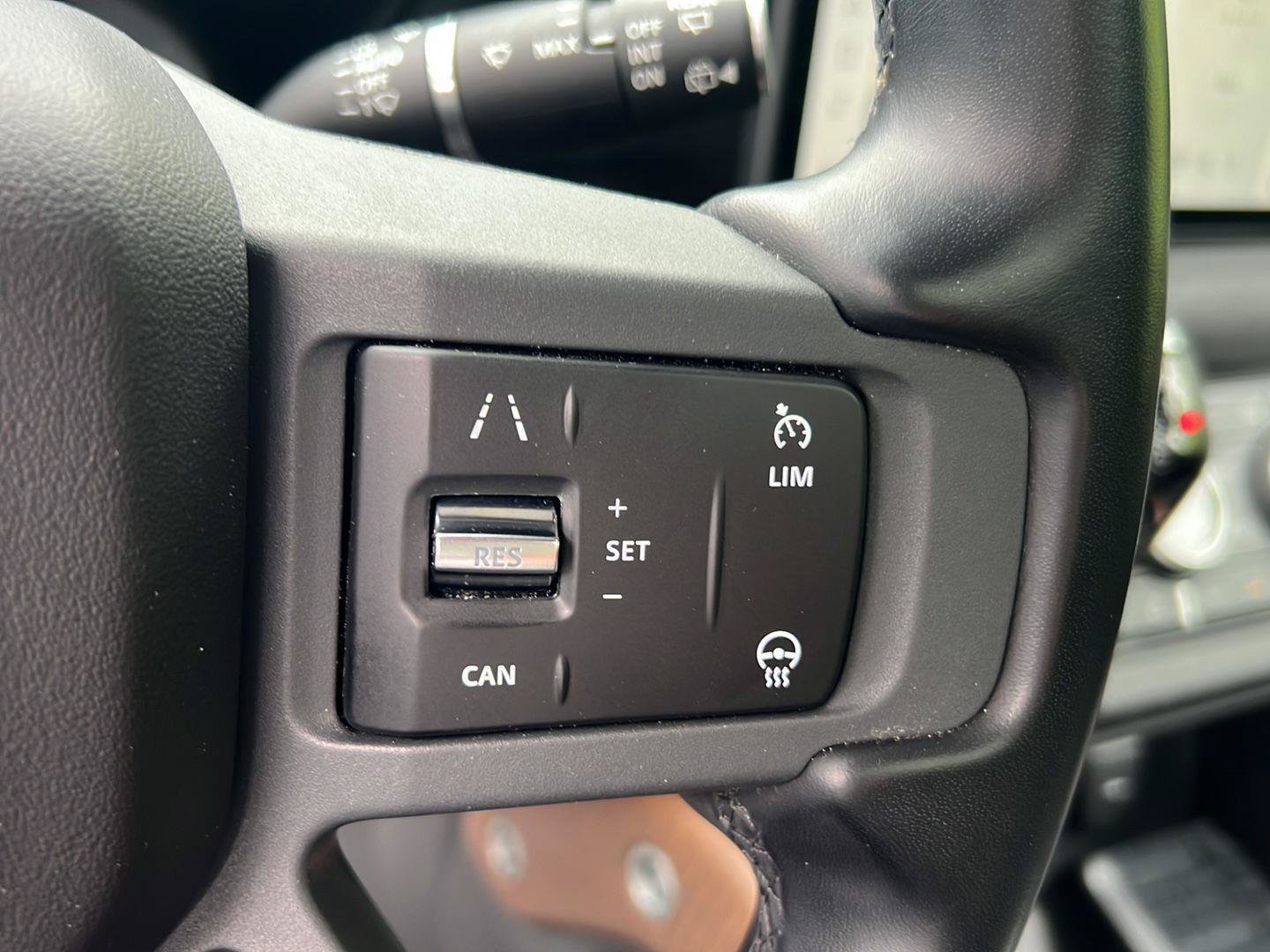 Certified 2023 Land Rover Defender 110 X-Dynamic SE AWD/4WD image 12