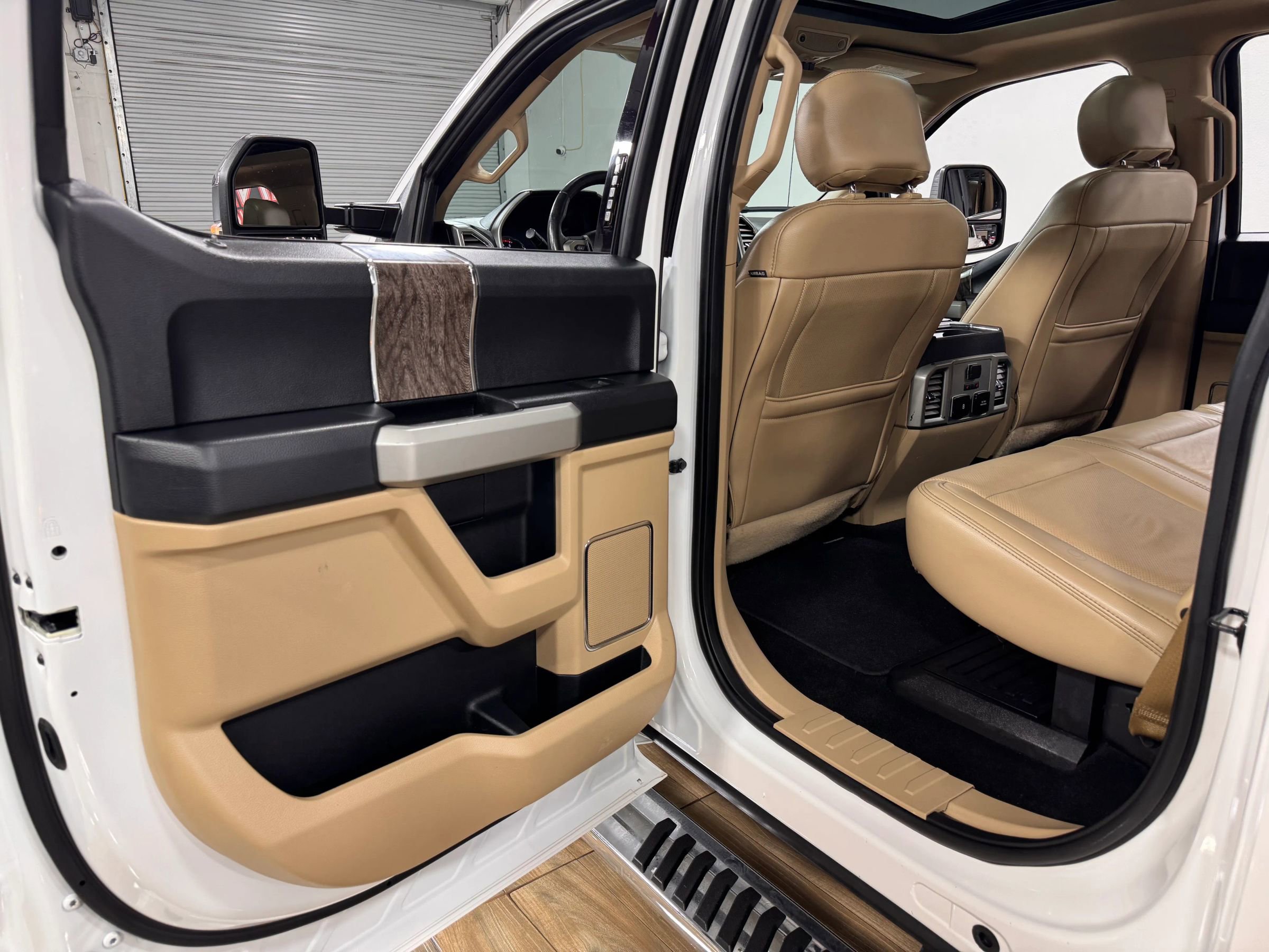 Used 2017 Ford F350 Lariat w/ Lariat Ultimate Package image 15