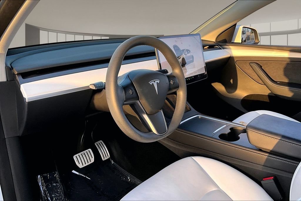 Used 2023 Tesla Model Y Performance AWD/4WD image 15