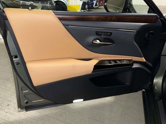 New 2025 Lexus ES 350 350 w/ Premium Package image 14