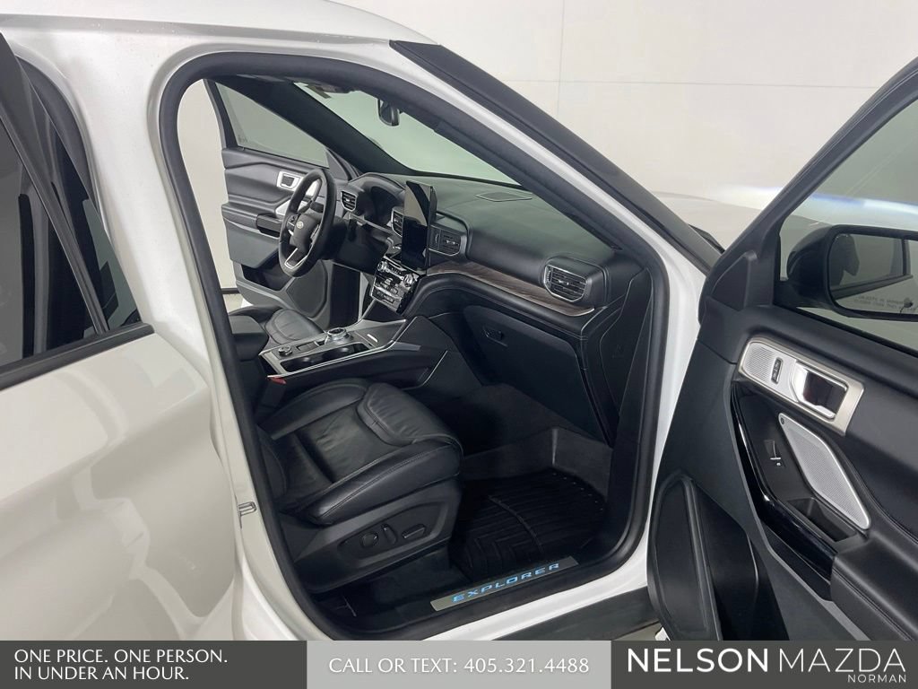 Used 2023 Ford Explorer Platinum w/ Technology Package AWD/4WD image 15