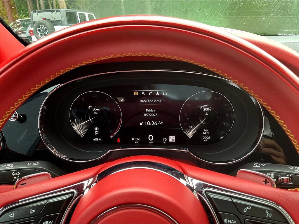 Used 2023 Bentley Bentayga Extended Wheelbase AWD/4WD image 13