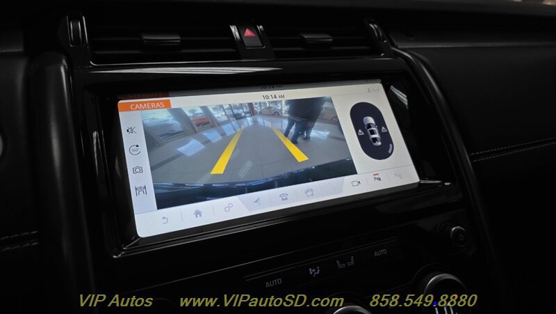 Used 2017 Land Rover Discovery First Edition AWD/4WD image 34