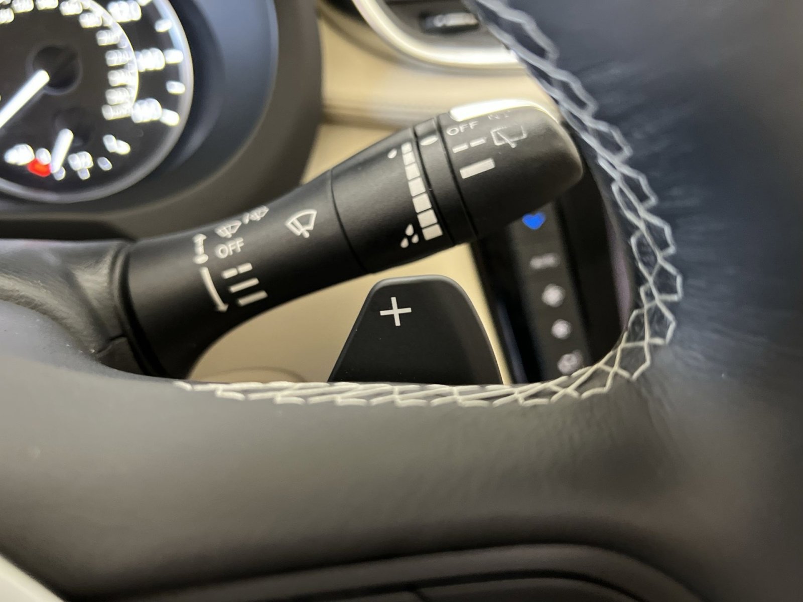 Used 2020 INFINITI QX50 Luxe w/ Navigation Package image 32