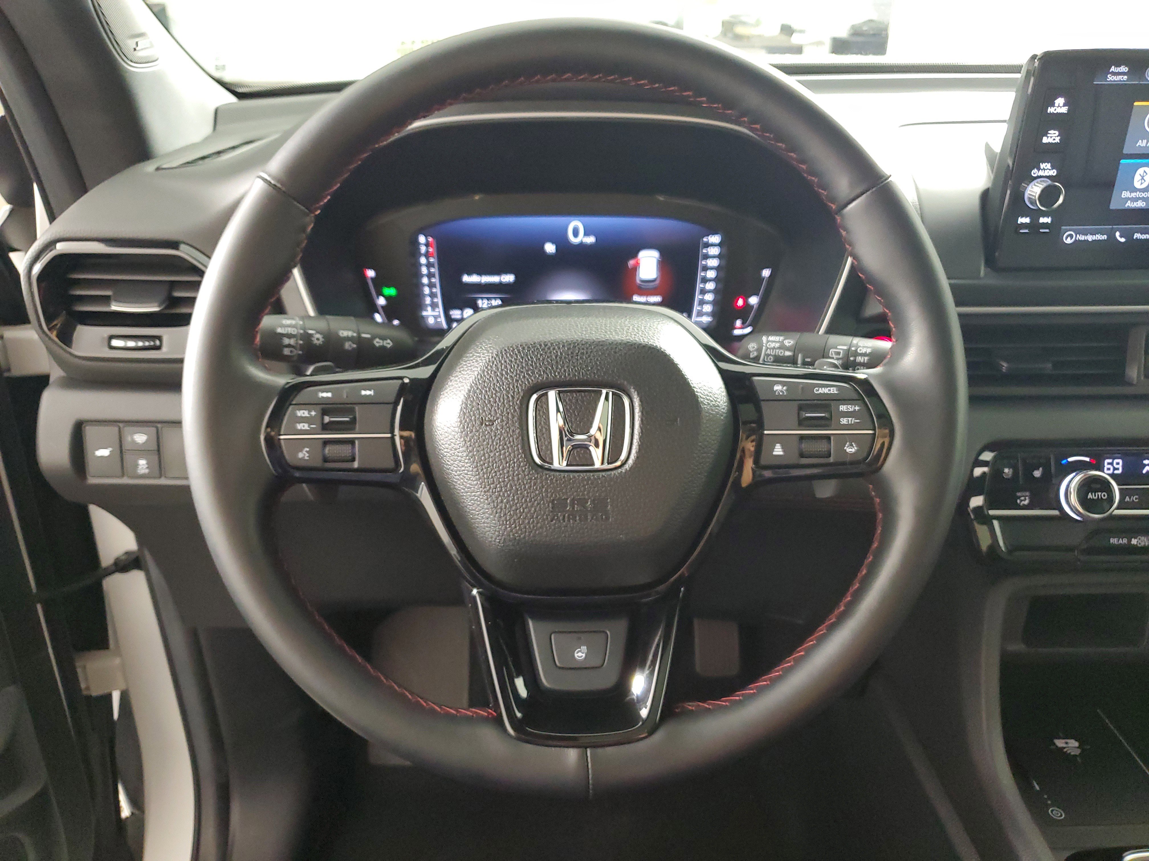 Certified 2025 Honda Pilot Black Edition image 22