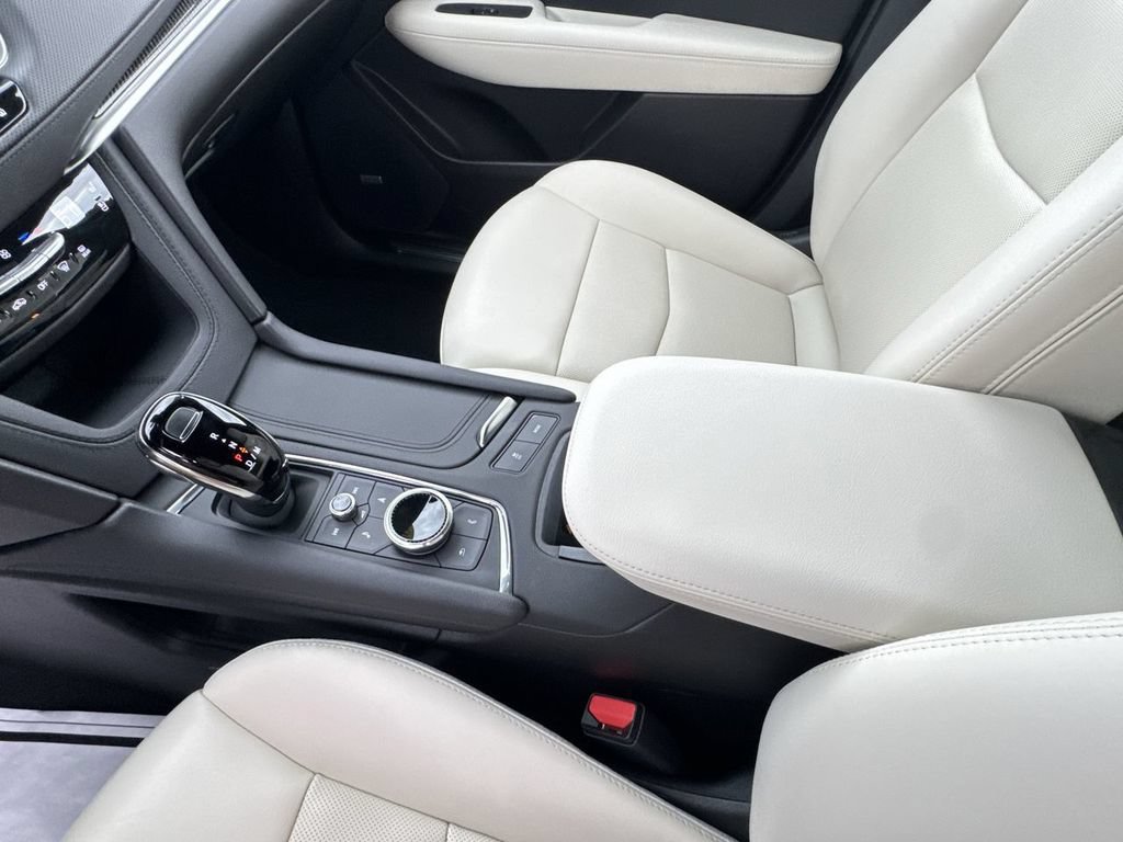 Used 2026 Cadillac XT5 Sportv w/ LPO, Floor Liner Package AWD/4WD image 25
