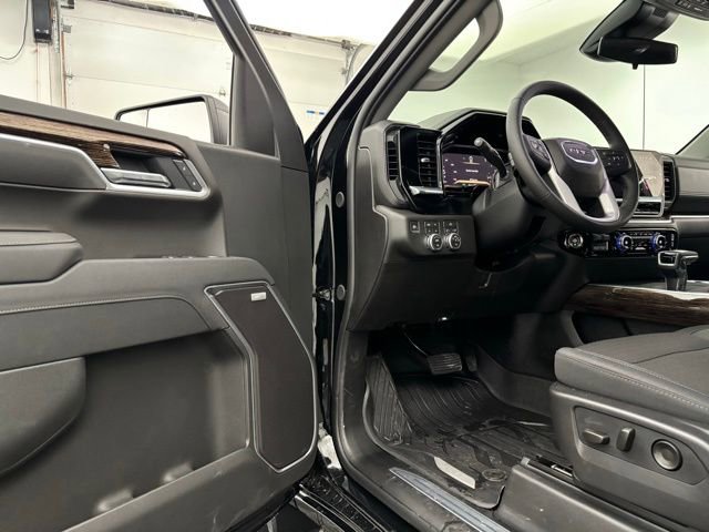 New 2026 GMC Sierra 1500 Elevation image 13