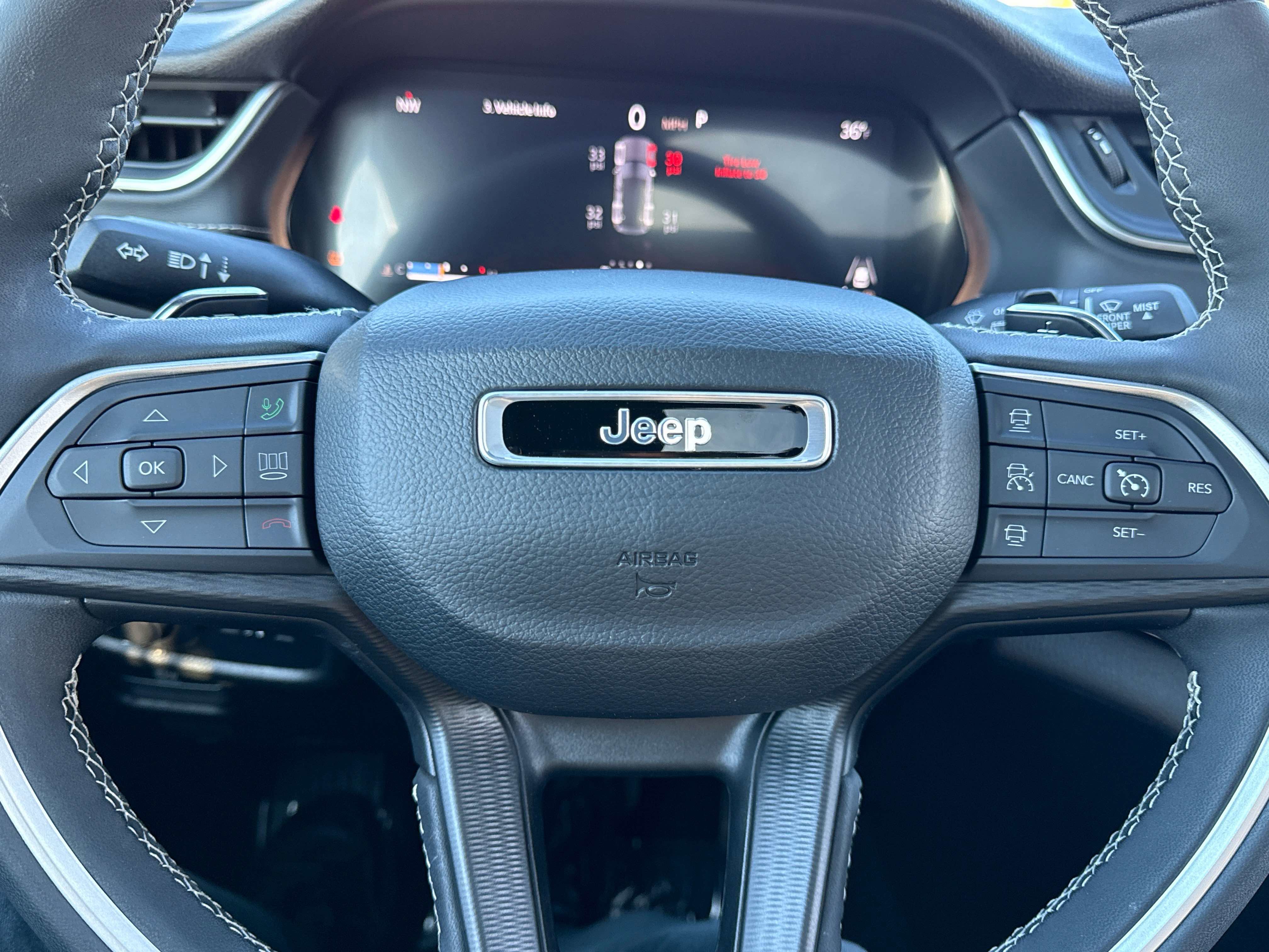 Used 2024 Jeep Grand Cherokee Altitude image 25