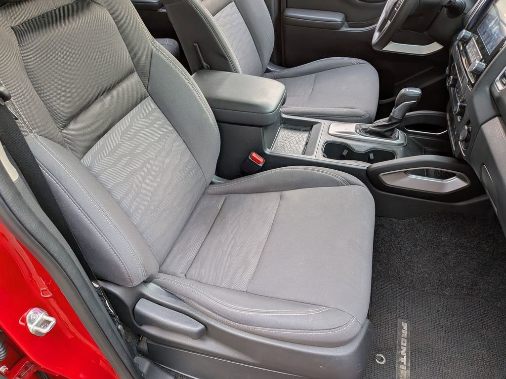 Used 2023 Nissan Frontier SV image 24