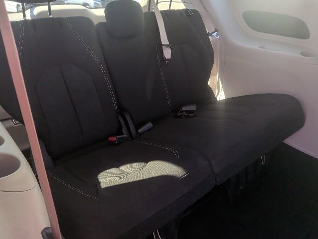 Used 2023 Chrysler Voyager LX image 21