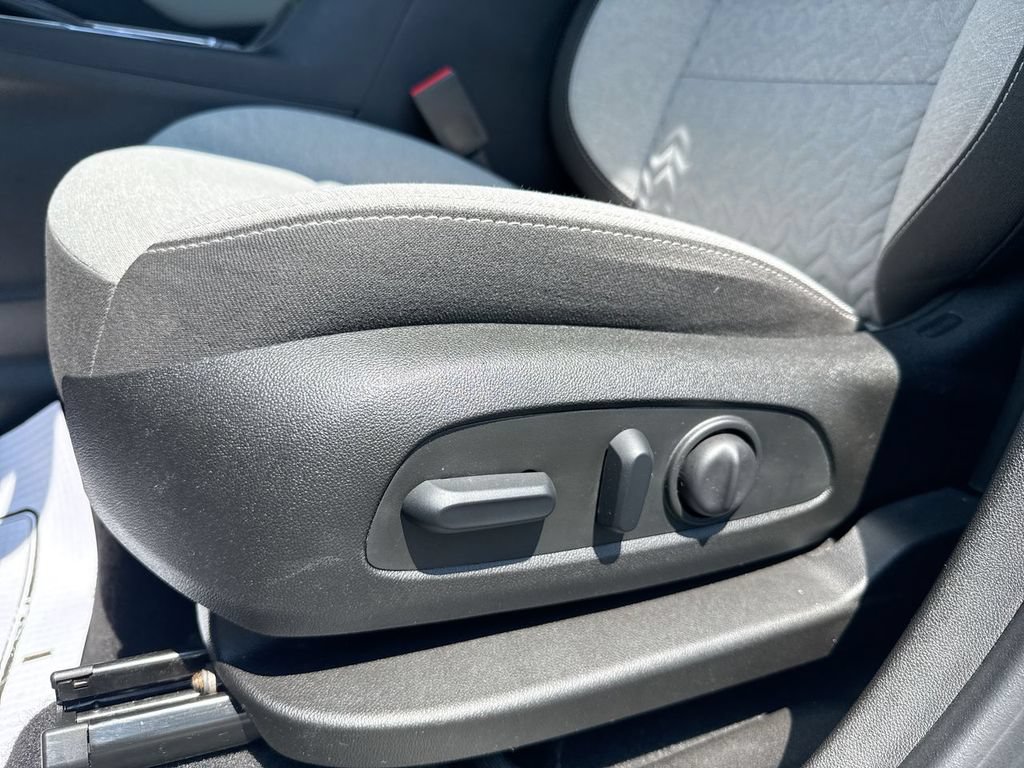 Used 2022 Chevrolet Equinox LT FWD image 12