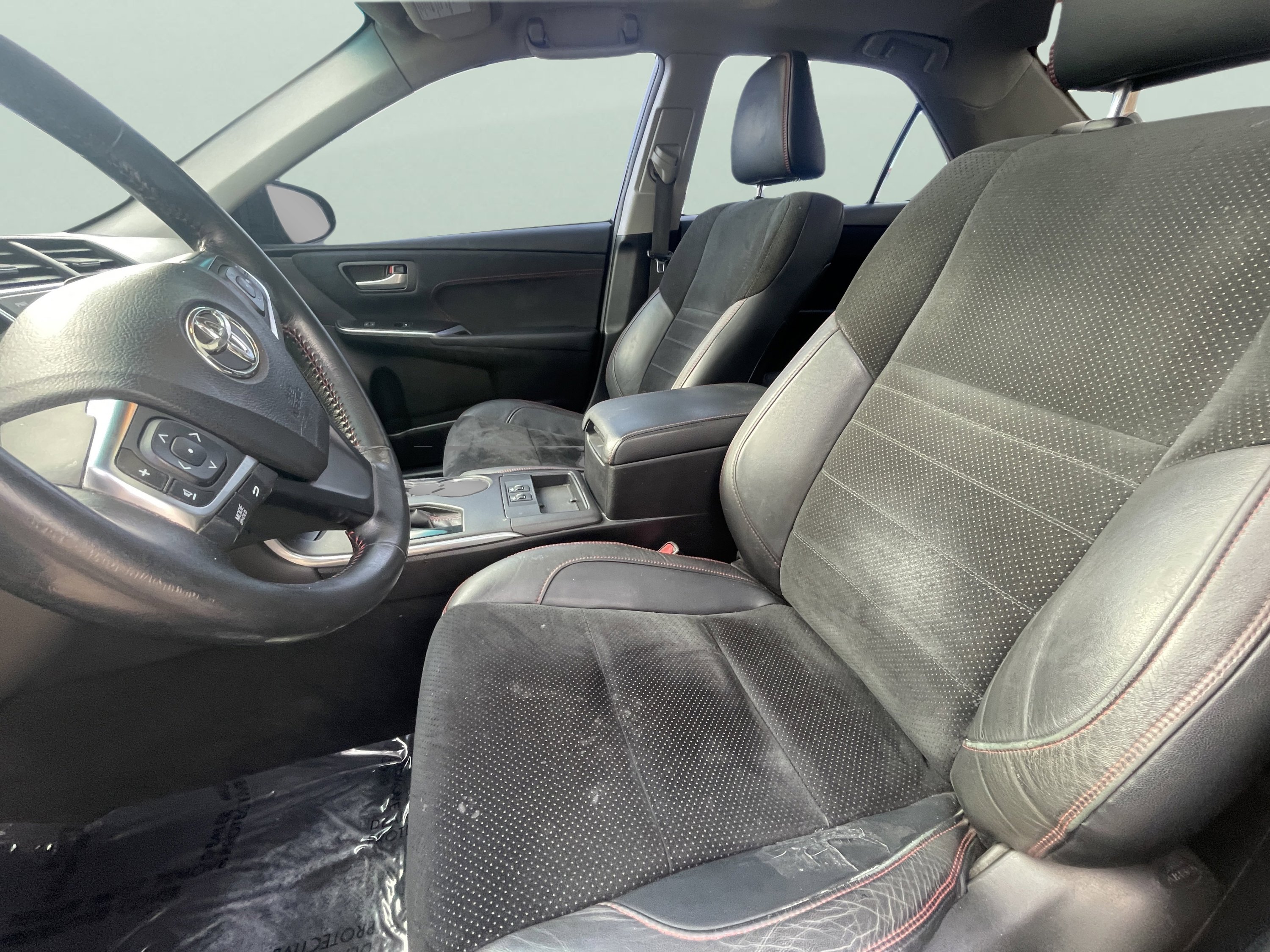 Used 2015 Toyota Camry XSE image 15