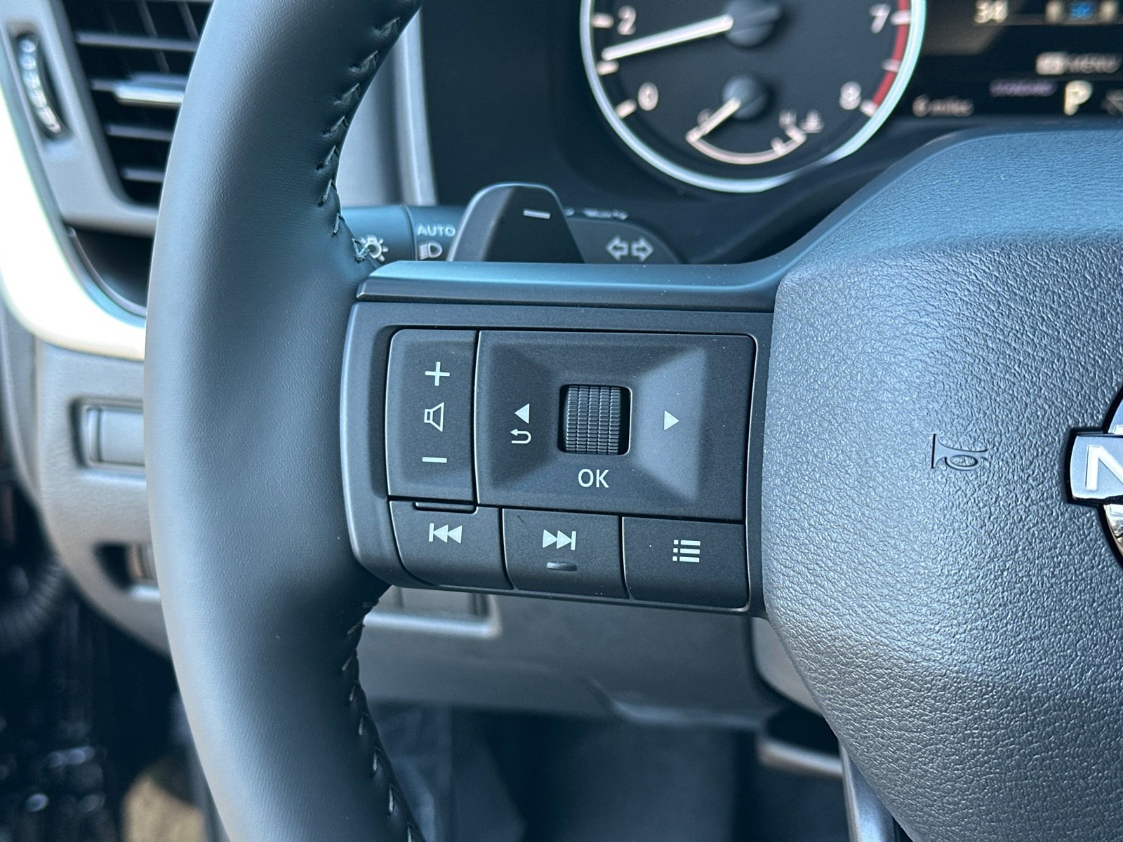 New 2026 Nissan Rogue SV image 25