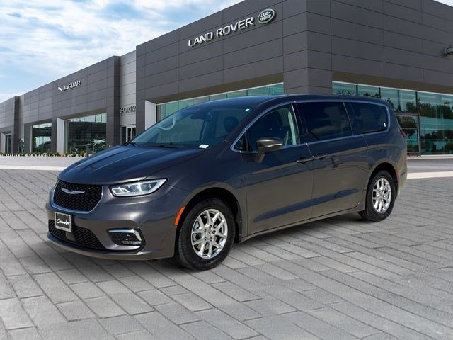 Used 2023 Chrysler Pacifica Touring-L video 1