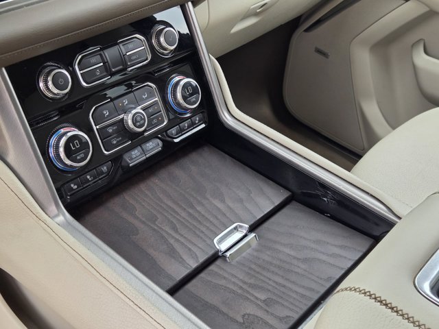 Used 2023 GMC Yukon Denali RWD image 32