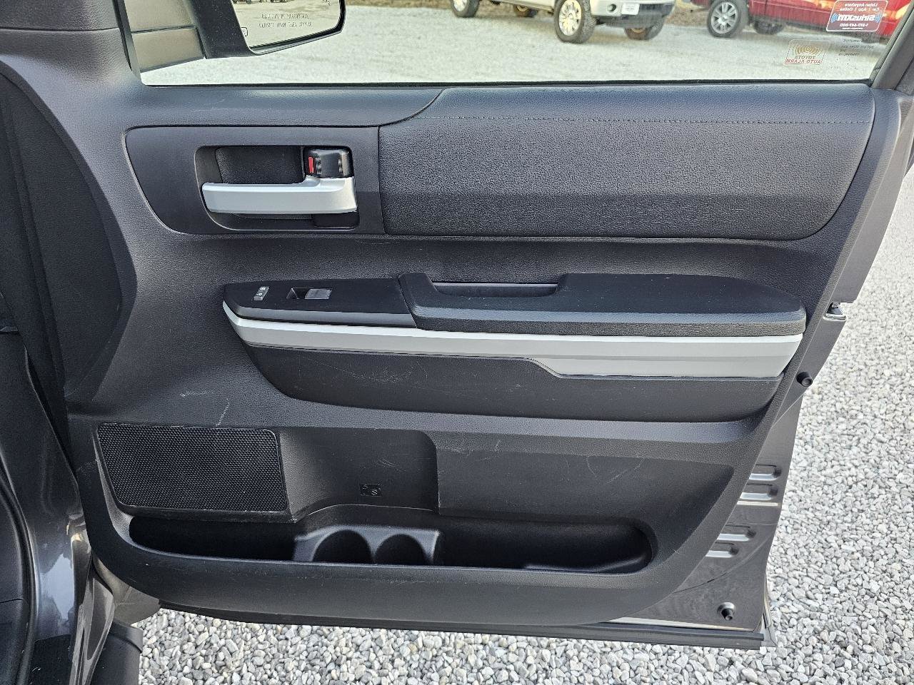 Used 2020 Toyota Tundra SR5 w/ SR5 Convenience Package image 28