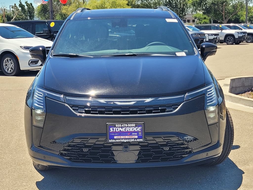 New 2027 Chrysler Pacifica Limited AWD/4WD image 2