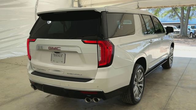 Used 2021 GMC Yukon XL Denali w/ Denali Premium Package image 8