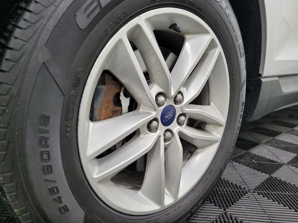 Used 2018 Ford Edge SEL image 31