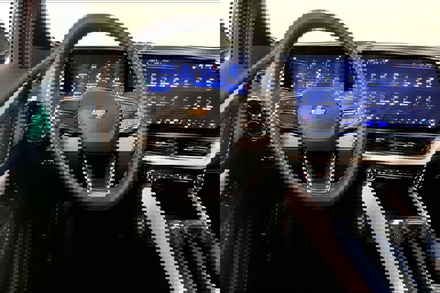 Used 2025 Chevrolet Equinox EV LT FWD image 5