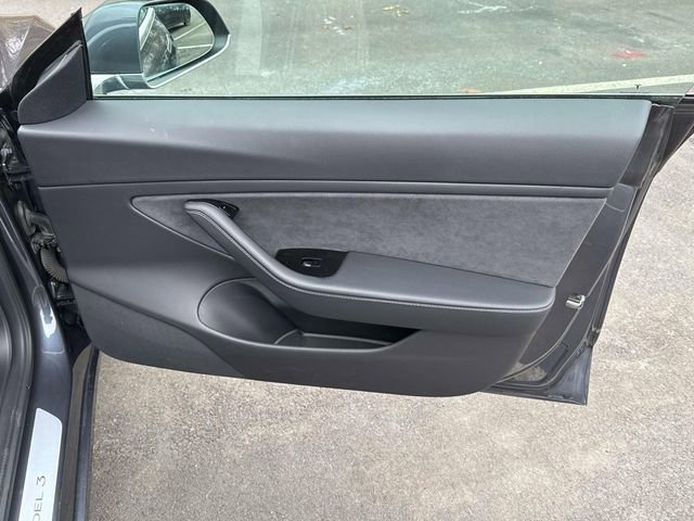 Used 2018 Tesla Model 3 Performance image 8