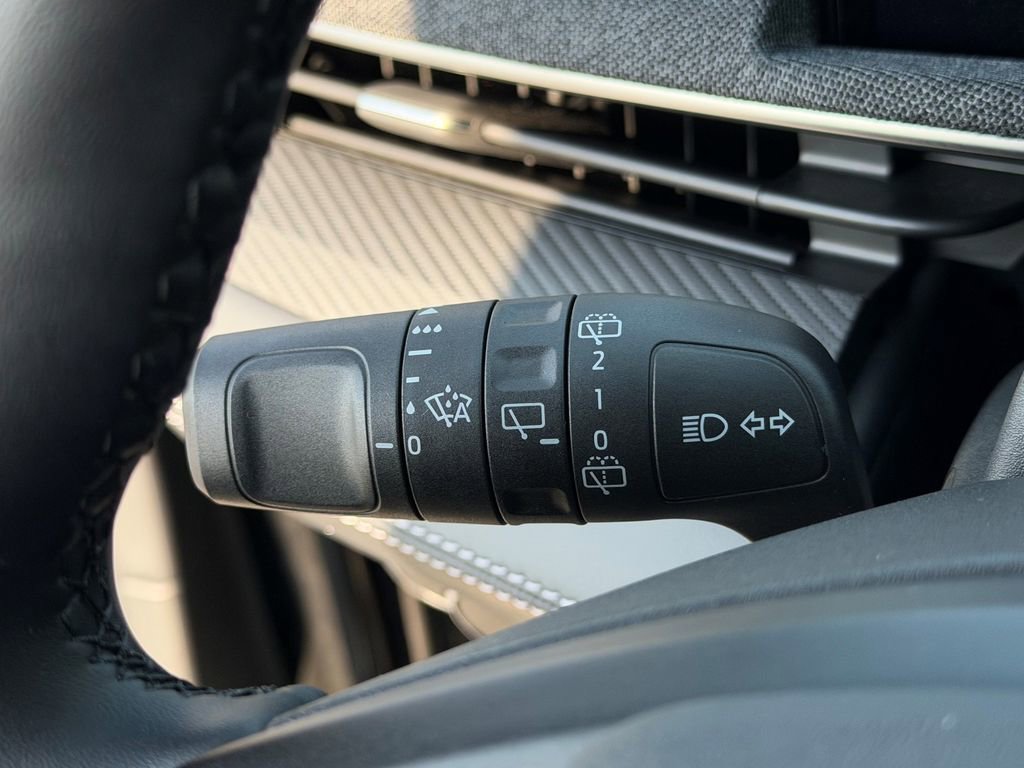 Used 2025 Ford Mustang Mach-E Premium AWD/4WD image 36