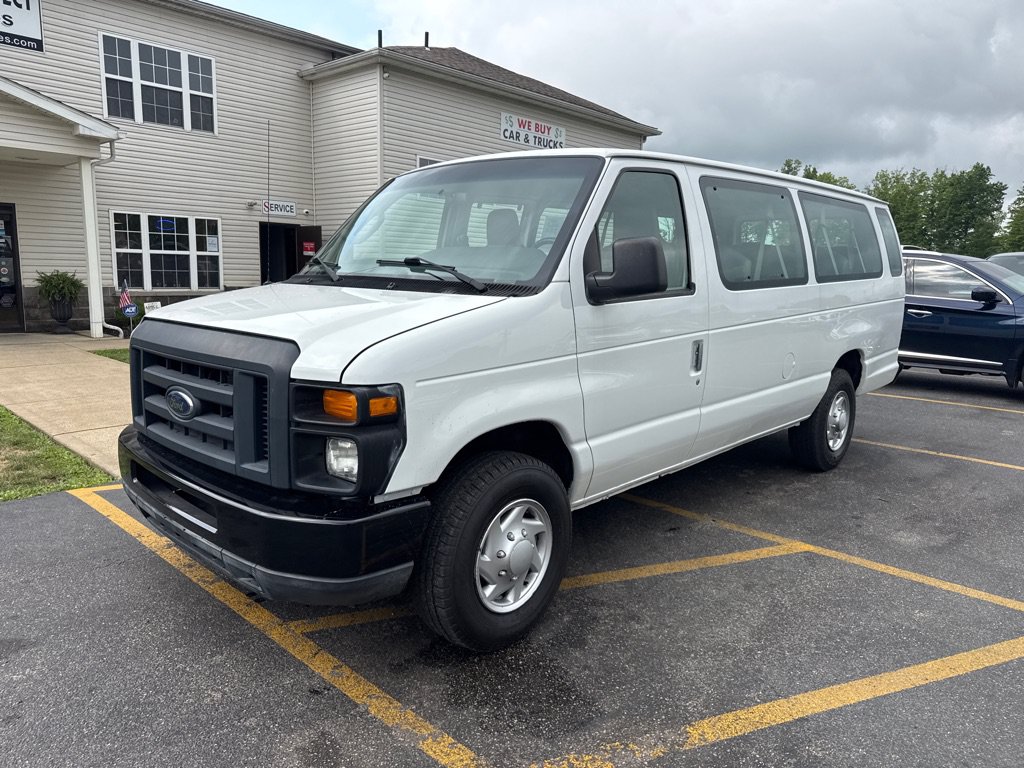 Used 2013 Ford E-350 and Econoline 350 XL RWD image 2