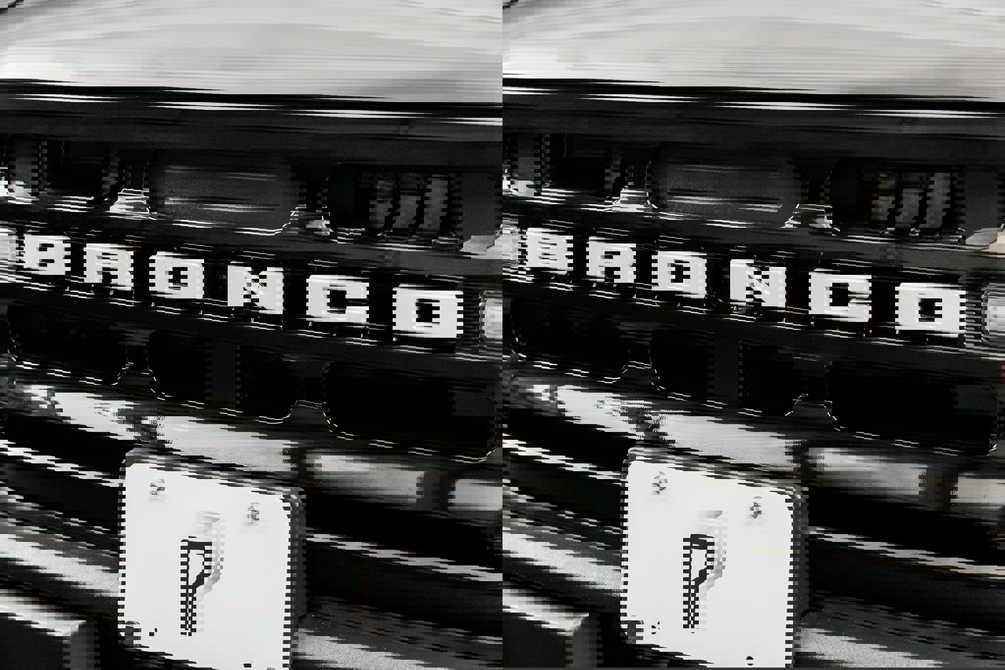 Used 2025 Ford Bronco Outer Banks image 4