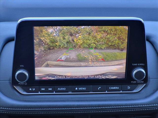 Used 2024 Nissan Rogue SV FWD image 14
