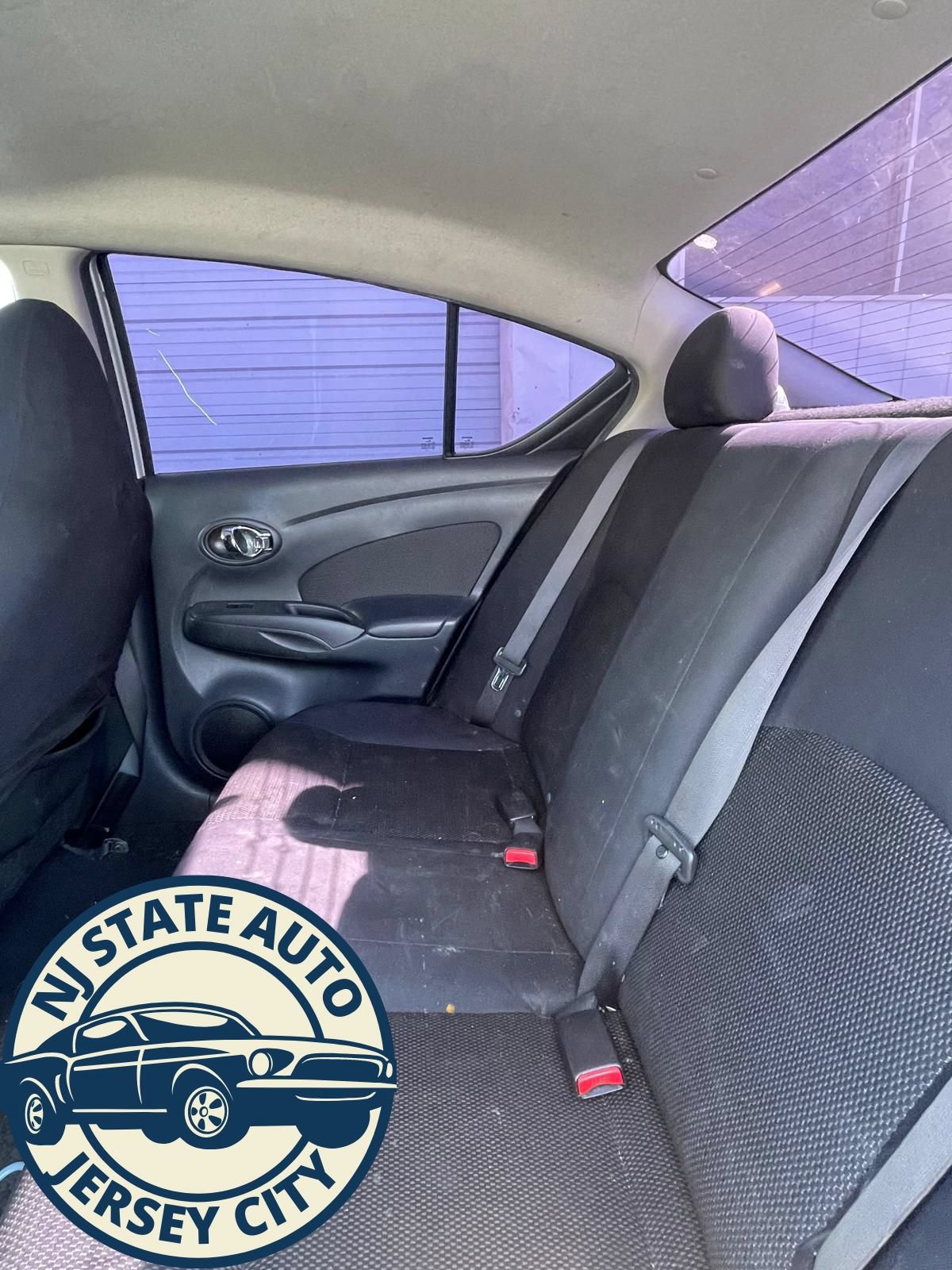 Used 2013 Nissan Versa SV FWD image 5
