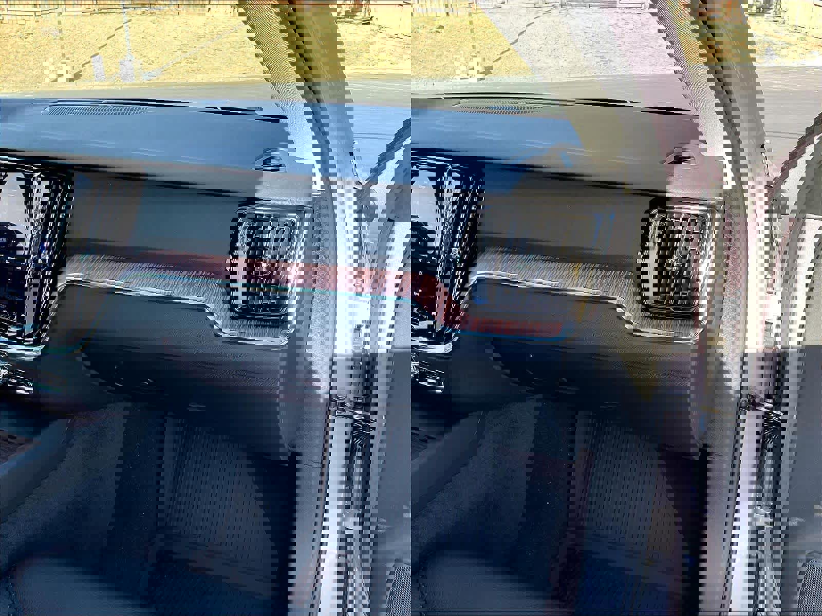 New 2026 Volvo V60 B5 Cross Country Plus w/ Climate Package image 28