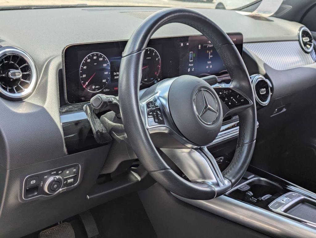 Used 2025 Mercedes-Benz GLA 250 image 14