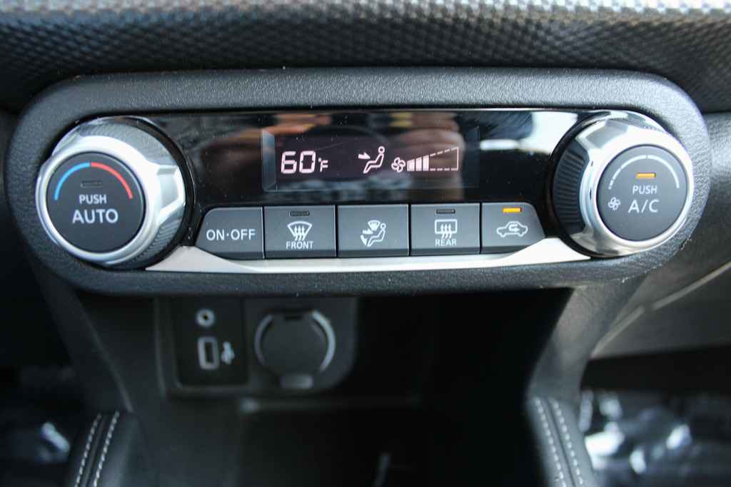 Used 2020 Nissan Kicks SV FWD image 20
